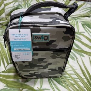 Swig lunch box gray camo